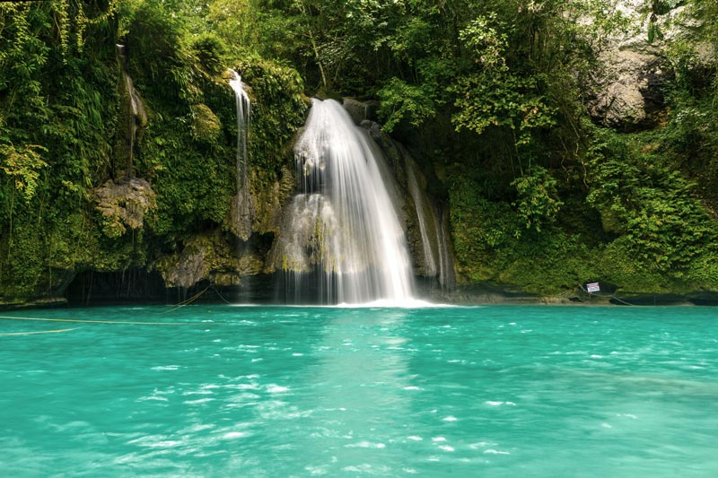 Kawasan-Falls Bild von einem der traumhaften Kawasan Falls bei Badian