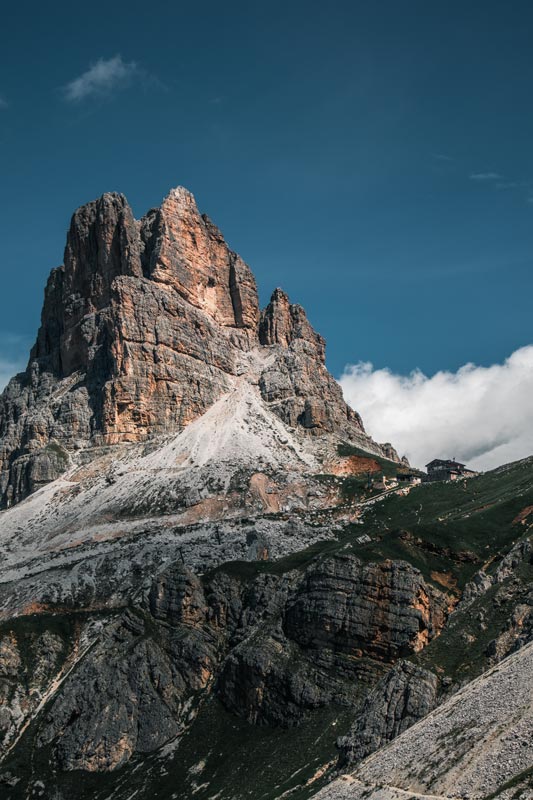 Bergstation-bei-der-Averau-Hütte