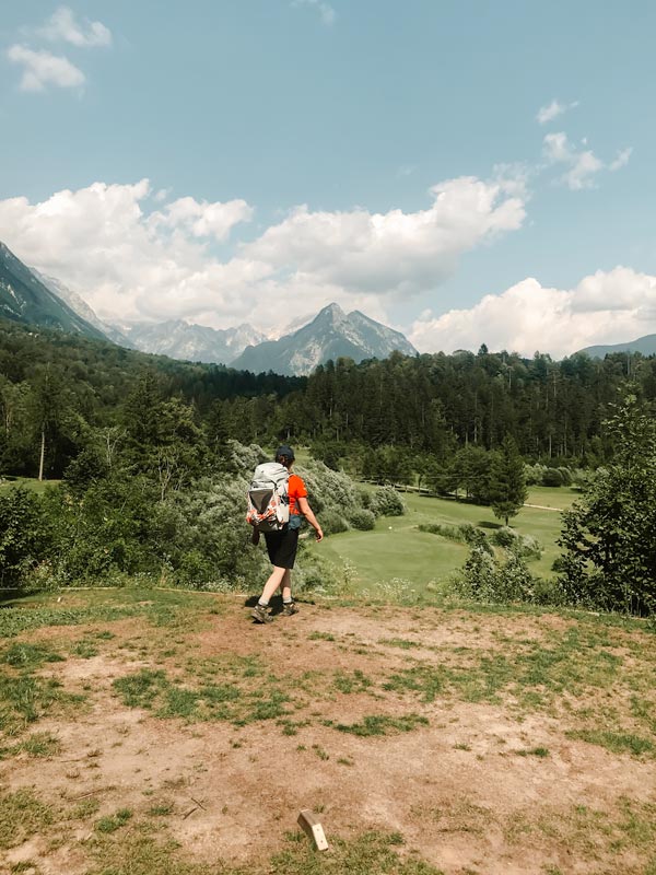 Blick_auf_Berge_AAT25