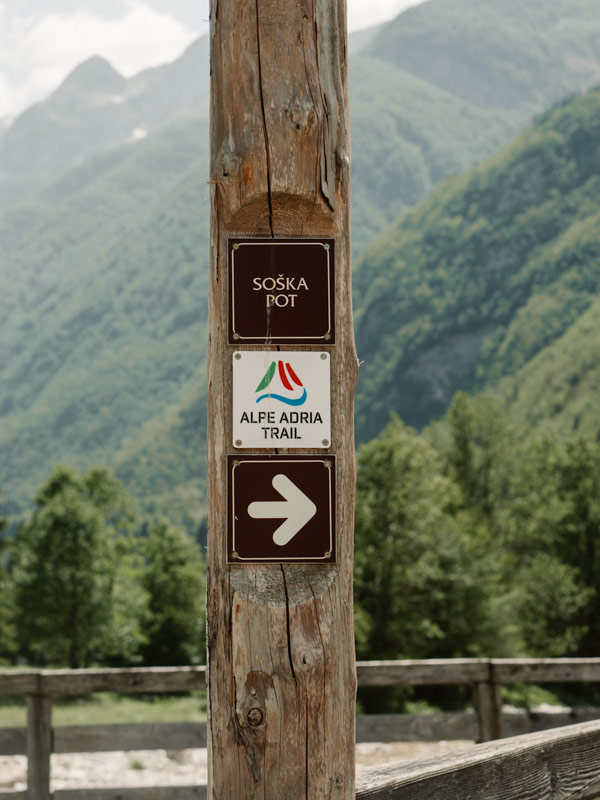 SoskaPot_AAT_Schild Beschilderung des Soca Trails und des AATs