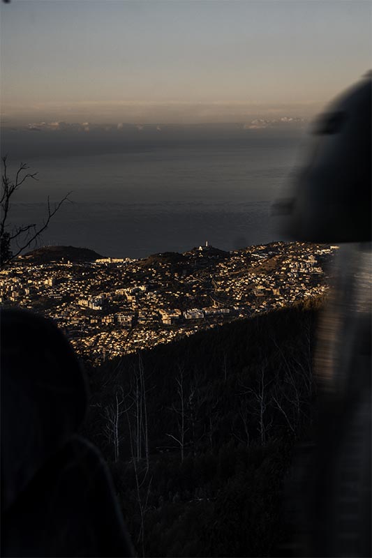 Blick auf Funchal aus dem Bus nach Poiso