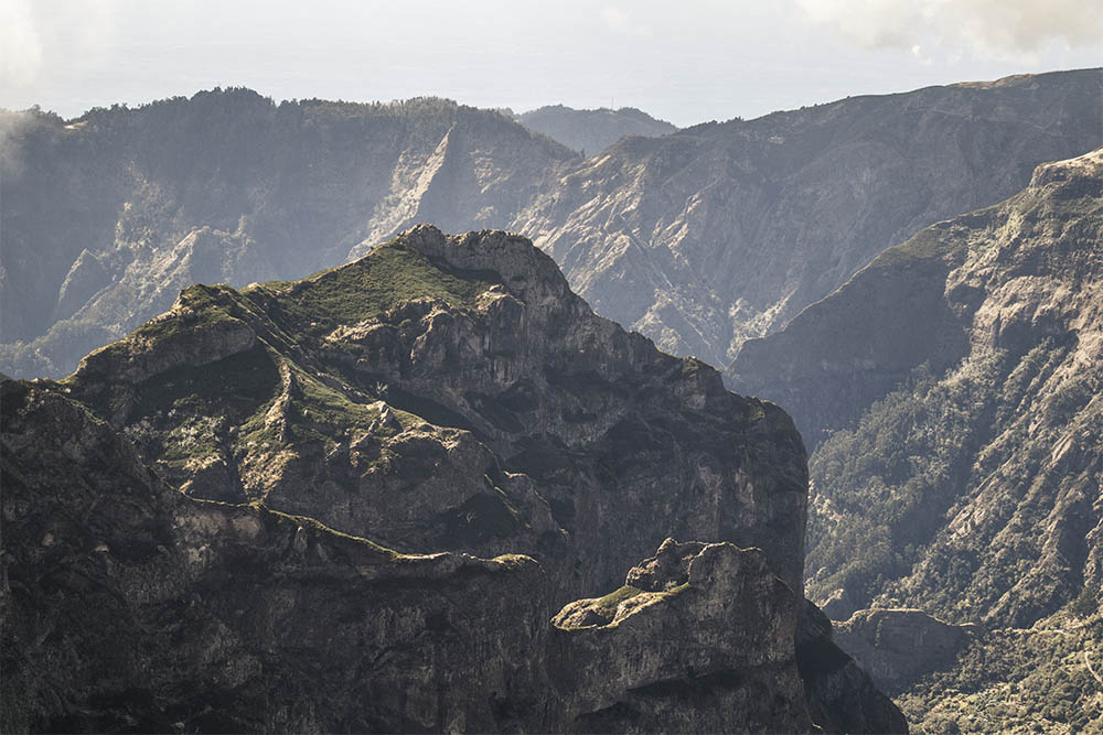 Blick auf die Felsformationen vom Pico Ruivo