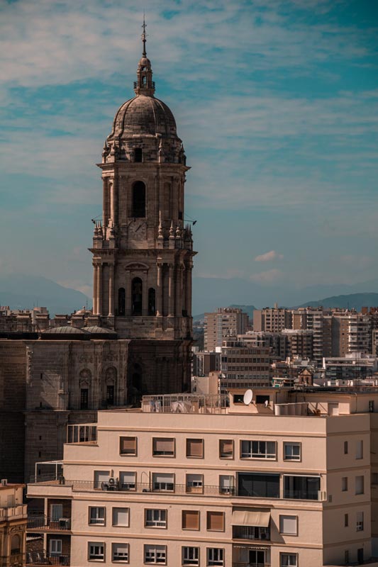 Glockenturm-der-Kathedrale-von-Malaga