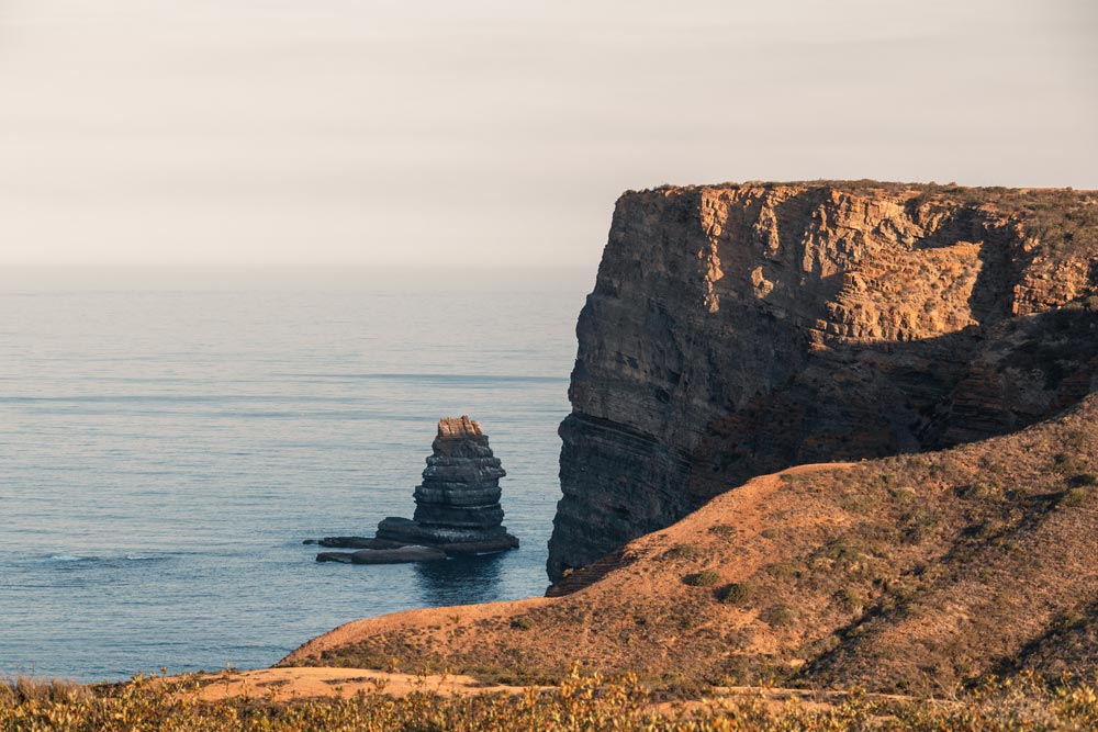 Klippen und wilde Strände am Fischerweg Portugal