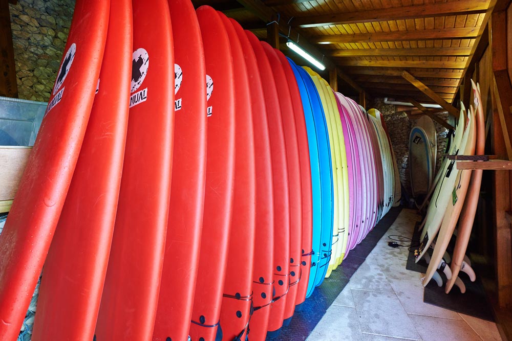 Die-Surfbretter-sind-in-einem-top-Zustand