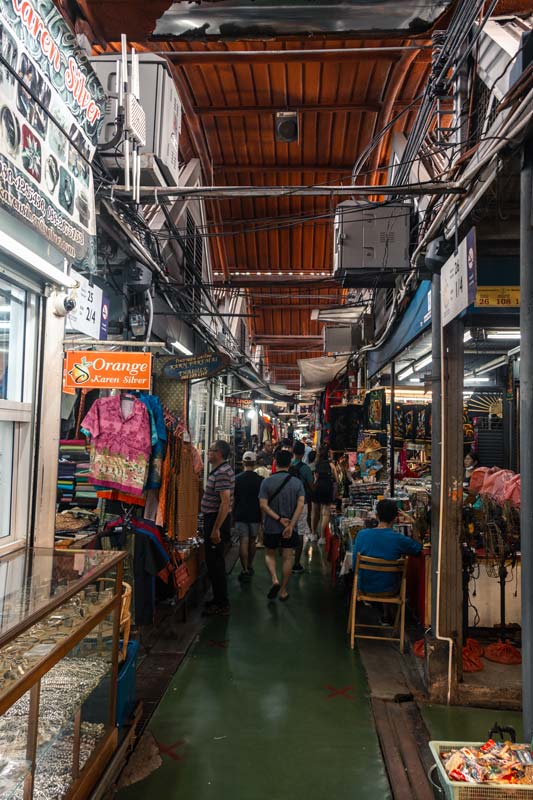 Auf-dem-Chatuchak-Wochenendmarkt-findest-du-garantiert-etwas,-aber-nicht-das-was-du-suchst