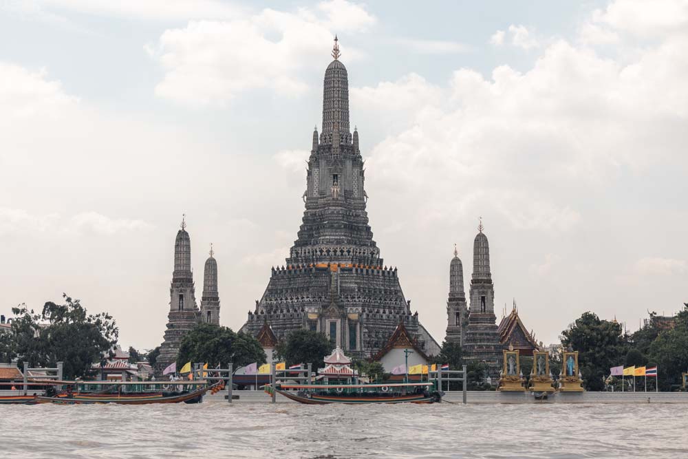 Wat-Arun-vom-Wasser