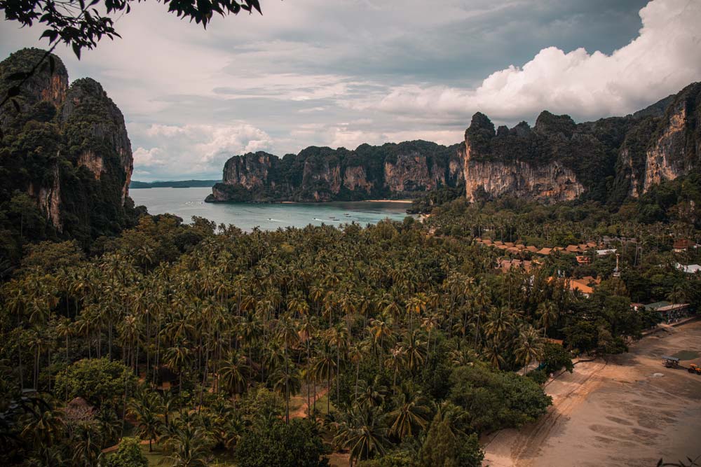 Ausblick-vom-Viewpoint-über-Railay