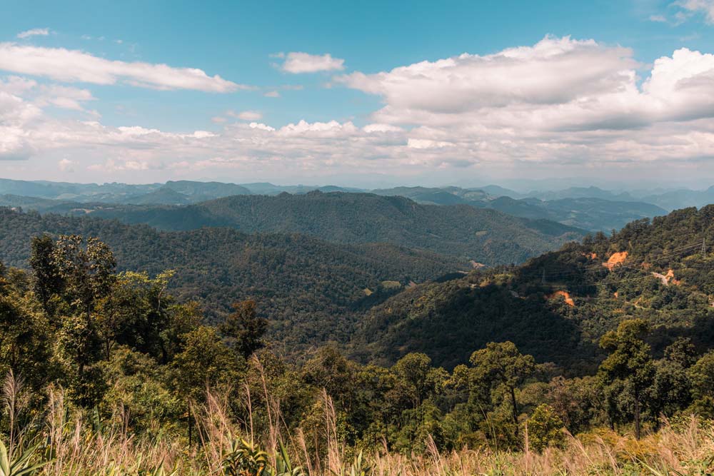 Ausblick-von-einem-der-viele-Viewpoints-auf-dem-Mae-Hong-Son-Loop