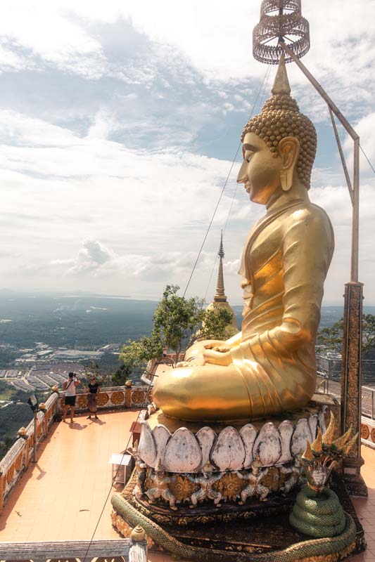 Der-Buddha-auf-dem-Berg-des-Tiger-Cave-Tempels