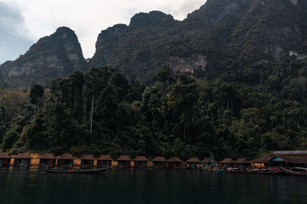 DIe-schwimmenden-Bungalows-im-Khao-Sok-Nationalpark
