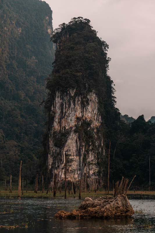 Felsformation-im-Khao-Sok-Nationalpark