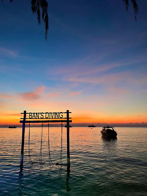 Sonnenuntergang-von-der-Walking-Street-in-Koh-Tao