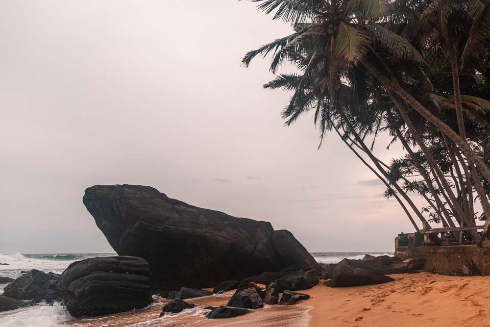 Der-Frog-Rock-bei-Unawatuna