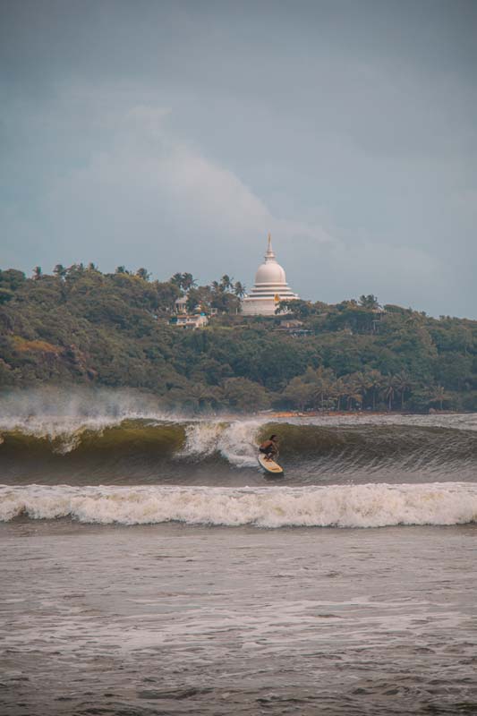 Surfer-am-Dewata-Beach