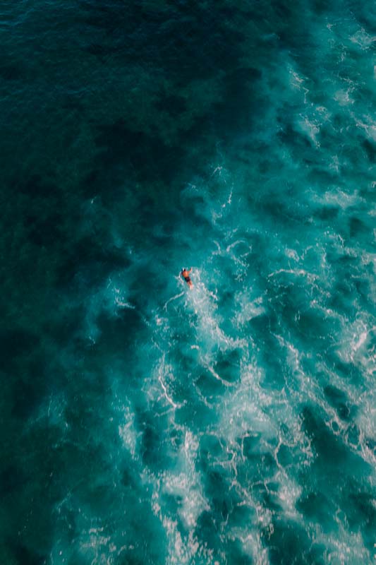 Surfer-am-Pantai-Kerewei