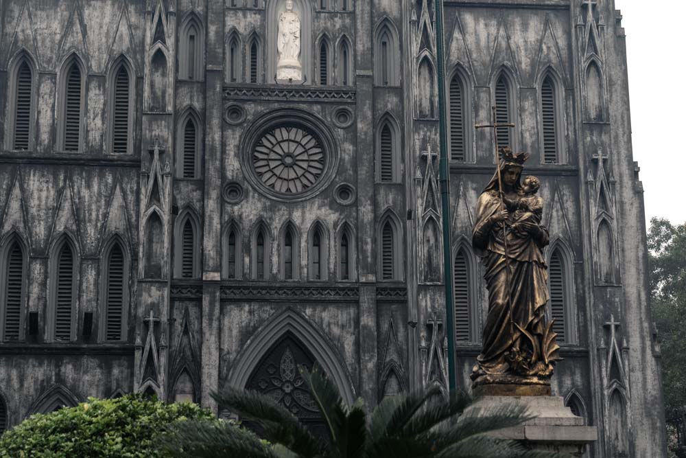 Der-Platz-vor-der-Kathedrale