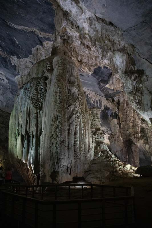 im-Inneren-des-Phong-Nha-Caves