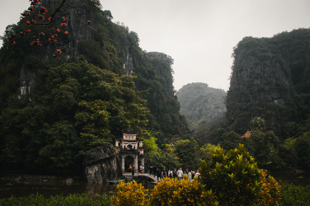 Eingang-zum-Bich-Dong-Pagoda
