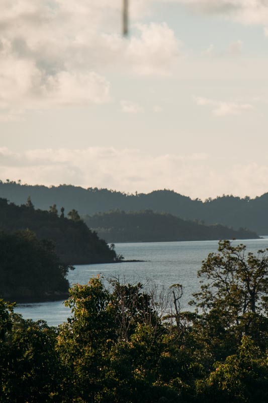 Blick-aufs-Meer-von-der-Jungle-Bar