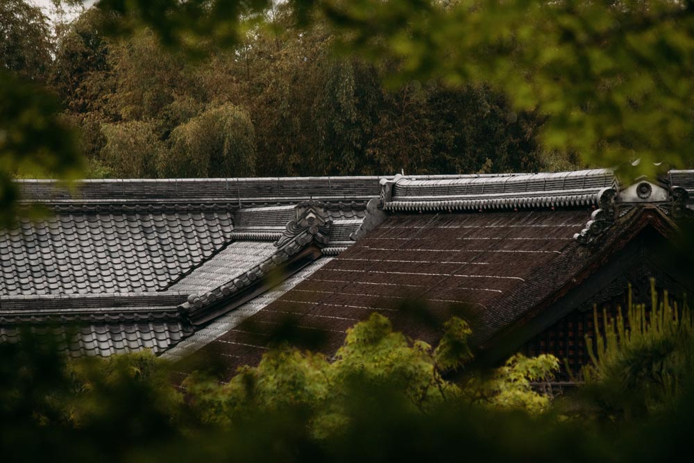 Dach-des-Ginkaku-ji-in-Kyoto
