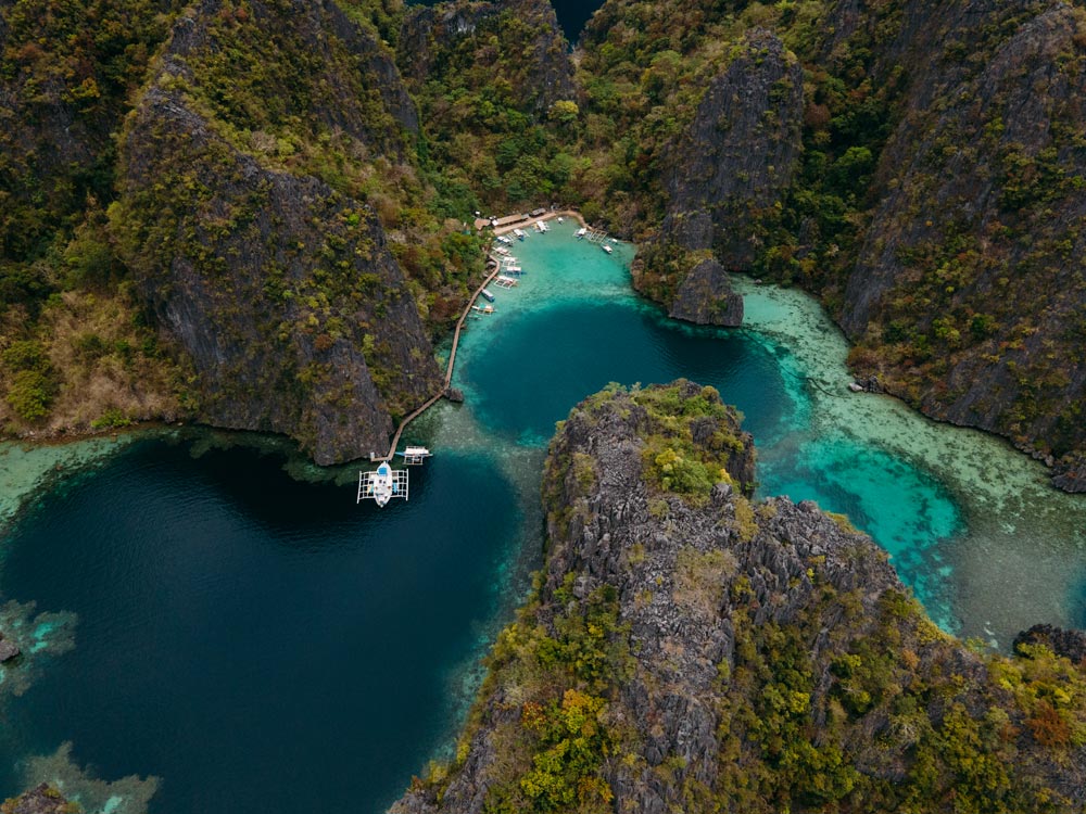 Wunderschöne-Lagunen-auf-der-Bootstour-von-Coron-nach-El-Nido
