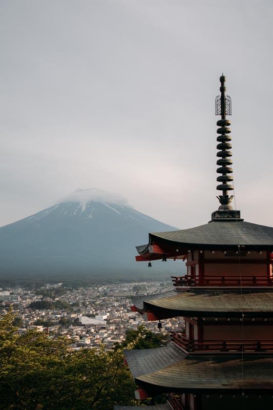 Der-Chureito-Pagoda-am-Mount-Fuji
