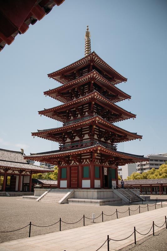 Der-fünfstöckige-Pagode-im-Shitennō-ji-Temple