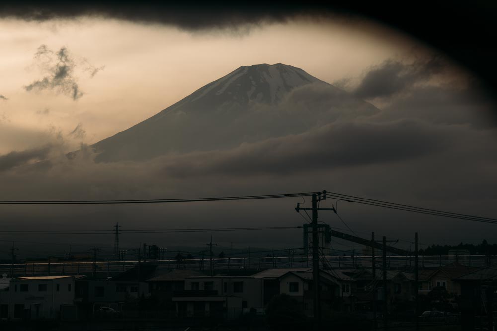 Mount-Fuji-vom-Zug-aus