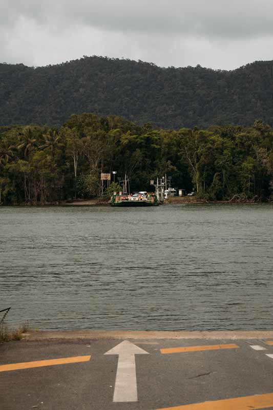 Die-Fähre-zum-Daintree-Rainforest