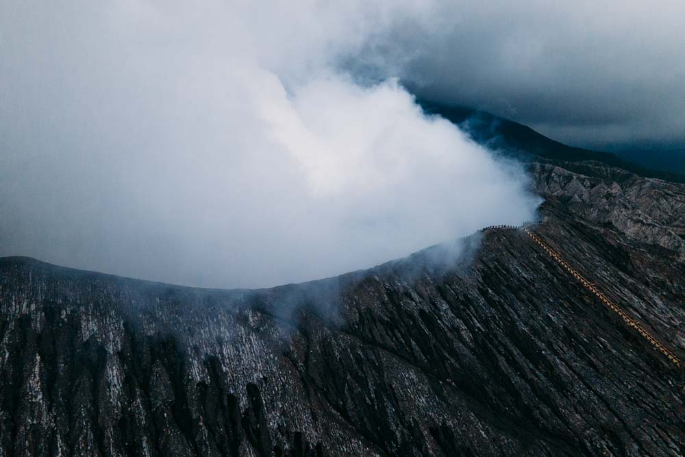 Bromo-Krater-aus-der-Luft