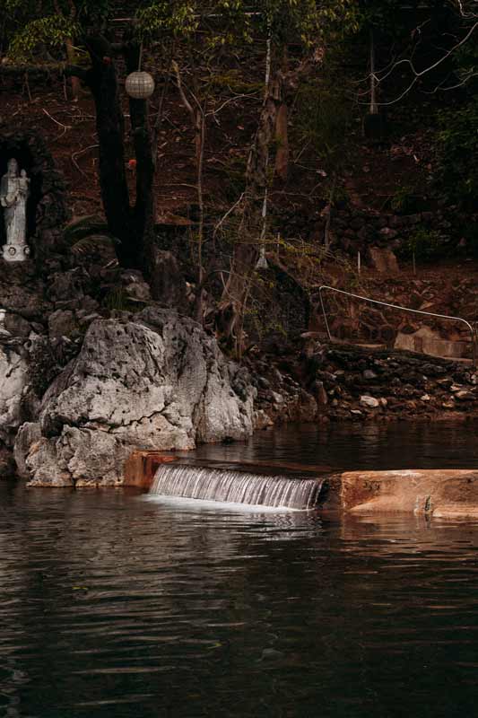 Der-Maquinit-Hot-Spring-in-Coron