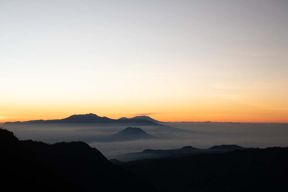 Sonne-geht-über-Mount-Bromo-auf