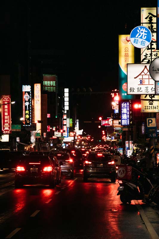 Abendverkehr-in-Tainan