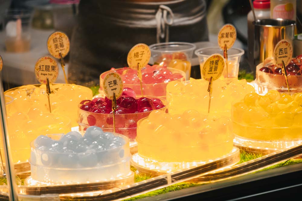 Taiwanesische-Leckereien-auf-dem-Nachtmarkt-in-Tainan