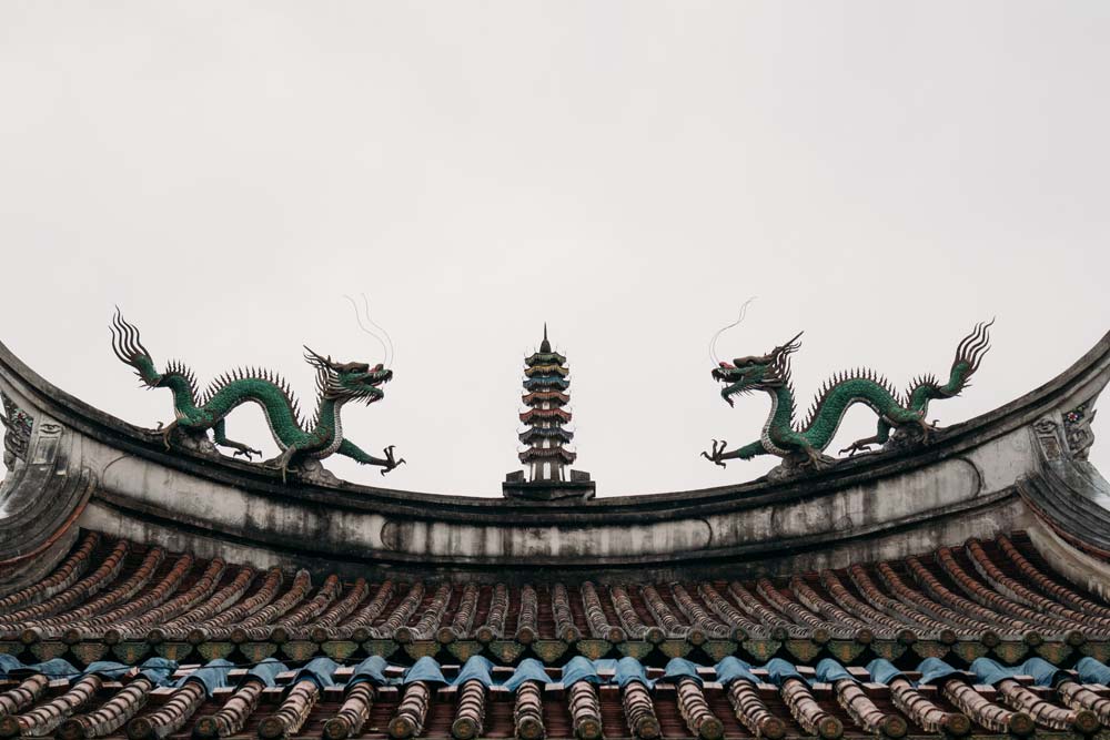 Traditionelle-Dachverzieerung-in-Tainan